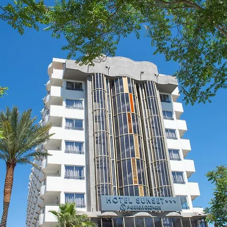 Sunset By Pierre & Hotel 3*