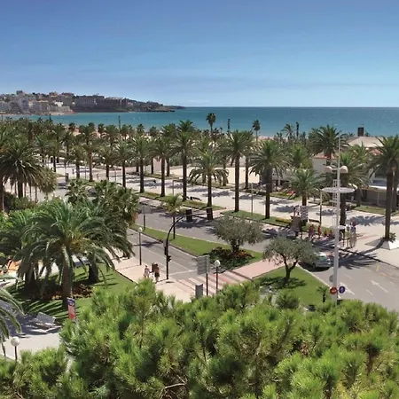 Sunset - Adults Recommended - By Pierre & 3* סאלו