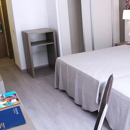 Hotel Sunset - Adults Recommended - By Pierre & 3*