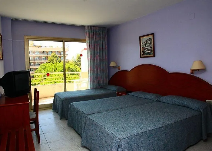 Hotel Sunset - Adults Recommended - By Pierre & 3*